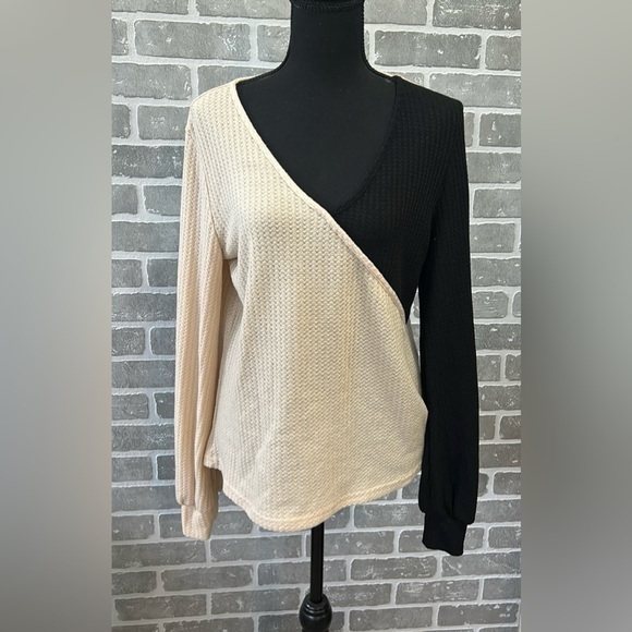 Women’s SHEIN Lightweight Sweater - Picture 1 of 7